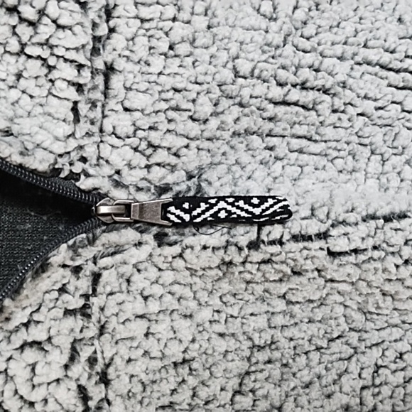 Quarter Zip Warm Soft Chunky Fleece Sweatshirt Pull over Grey & Black Over sized - Picture 2 of 9